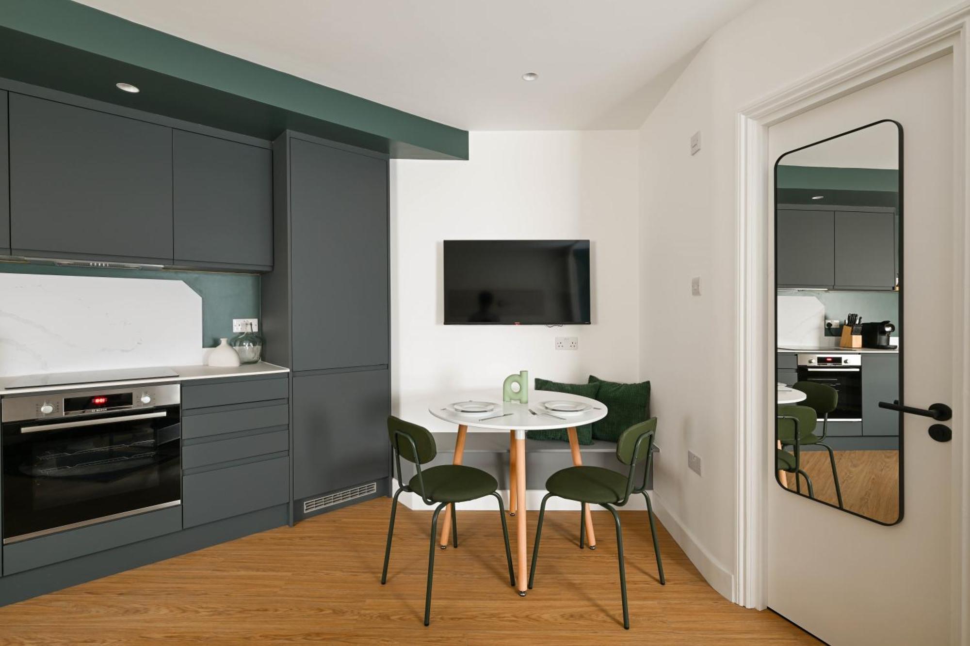 Funky Close To Angel Station And Regent Canal * Londen