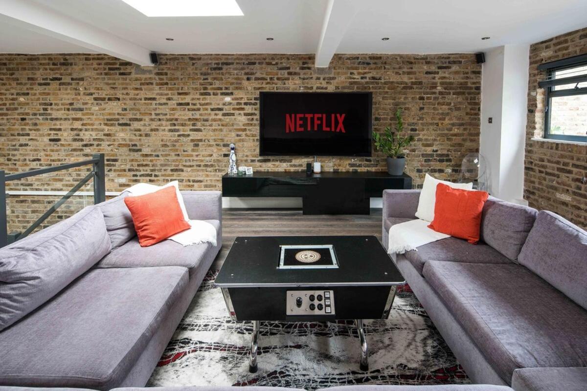 Huge Penthouse Retreat Next To Old Street Station * London