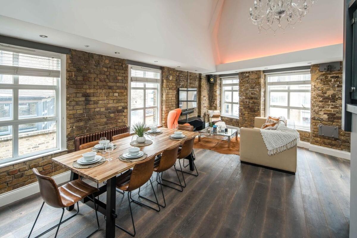 Huge Penthouse Retreat Next To Old Street Station Apartment