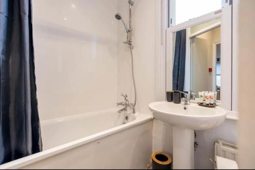 Deluxe 2-bedroom In Kings Cross * Londen