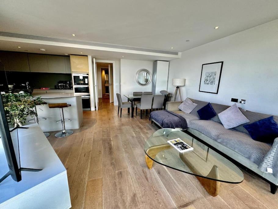 Battersea Power Station River View 2bed 2bath Apartment *