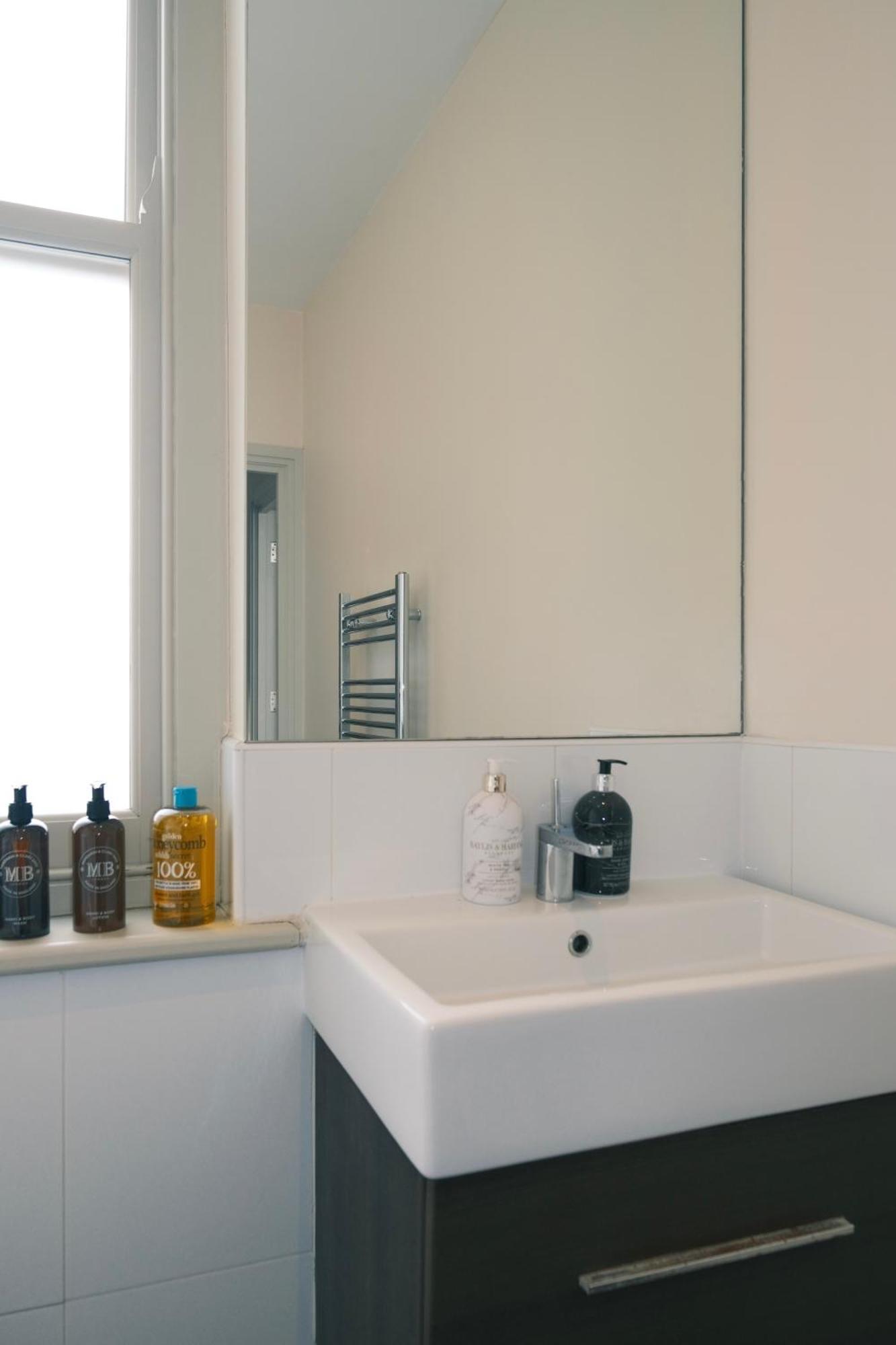 Spacious Duplex Flat West For Families & Groups Lägenhet *