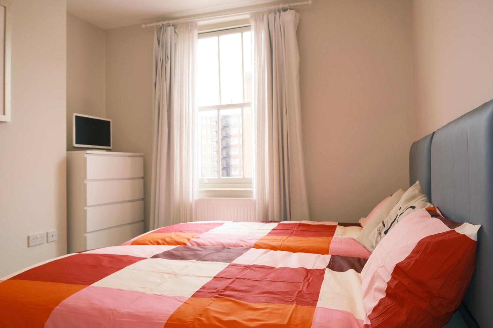 Lägenhet Spacious Duplex Flat West For Families & Groups *