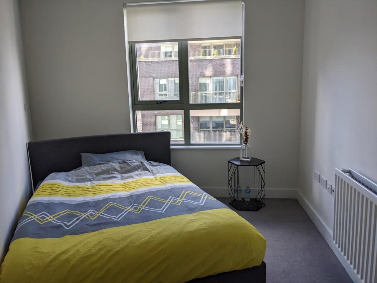 Leilighet Raintree Village London