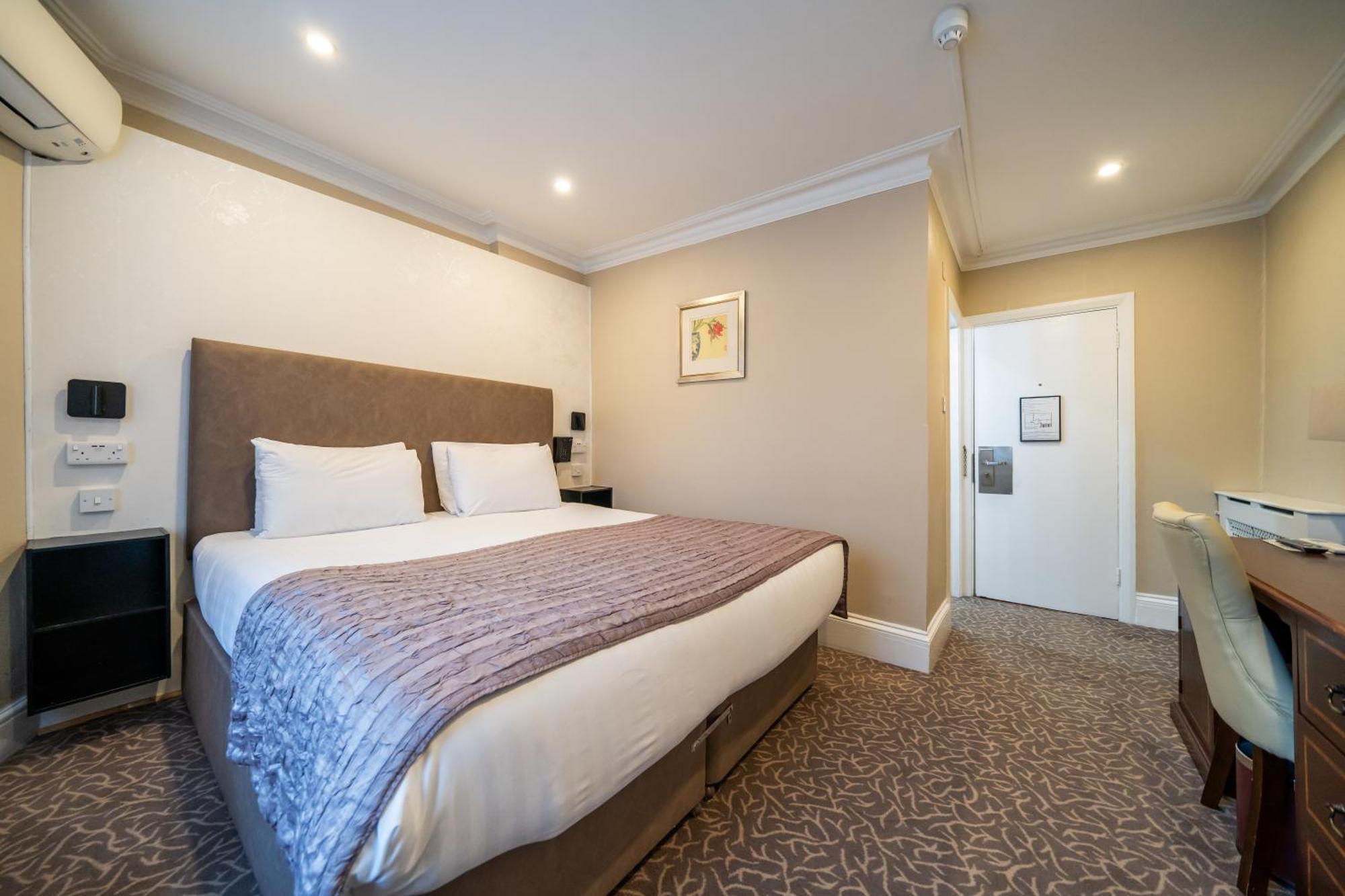 La Place Hotel 4*
