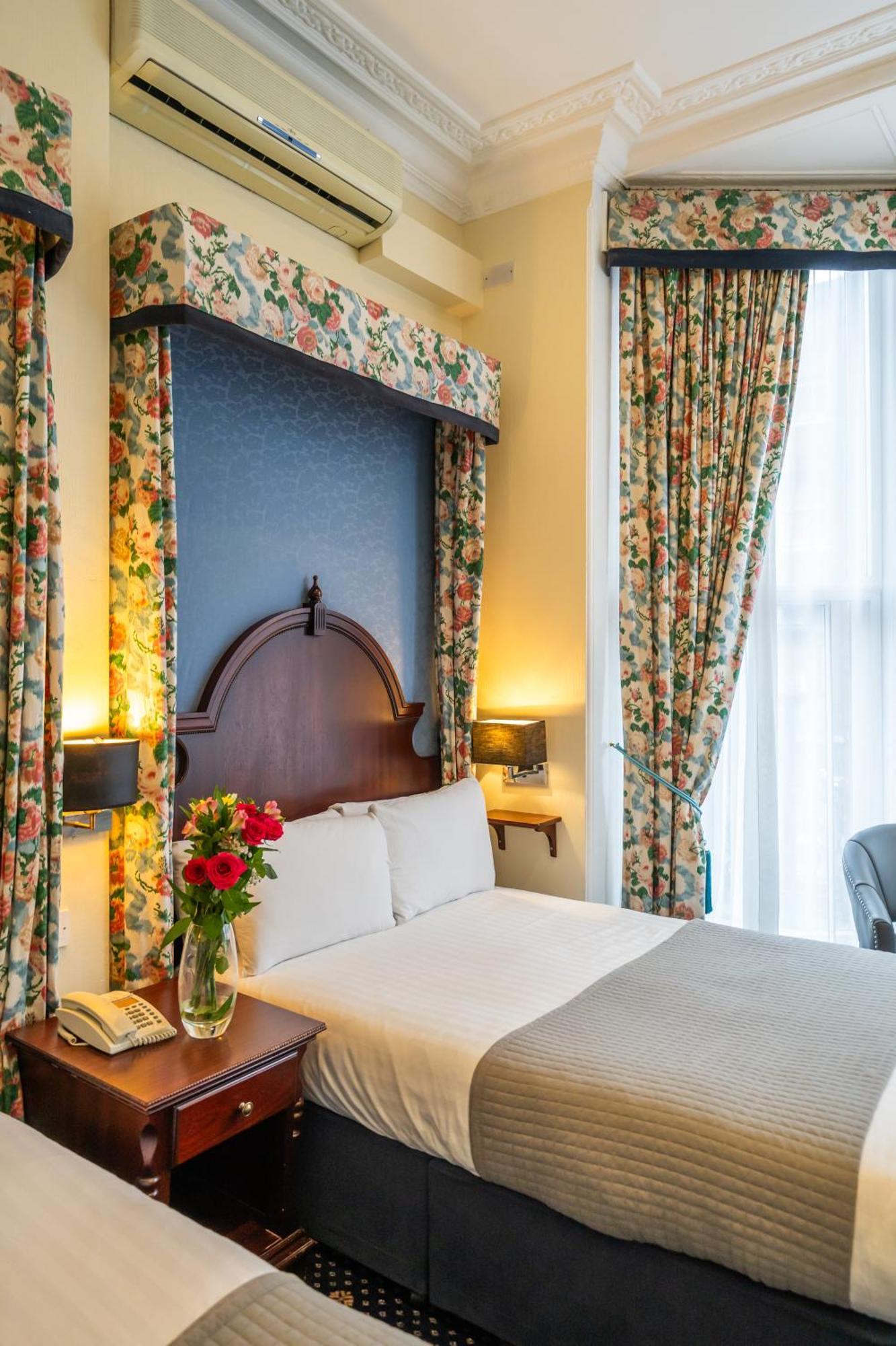 La Place Hotel