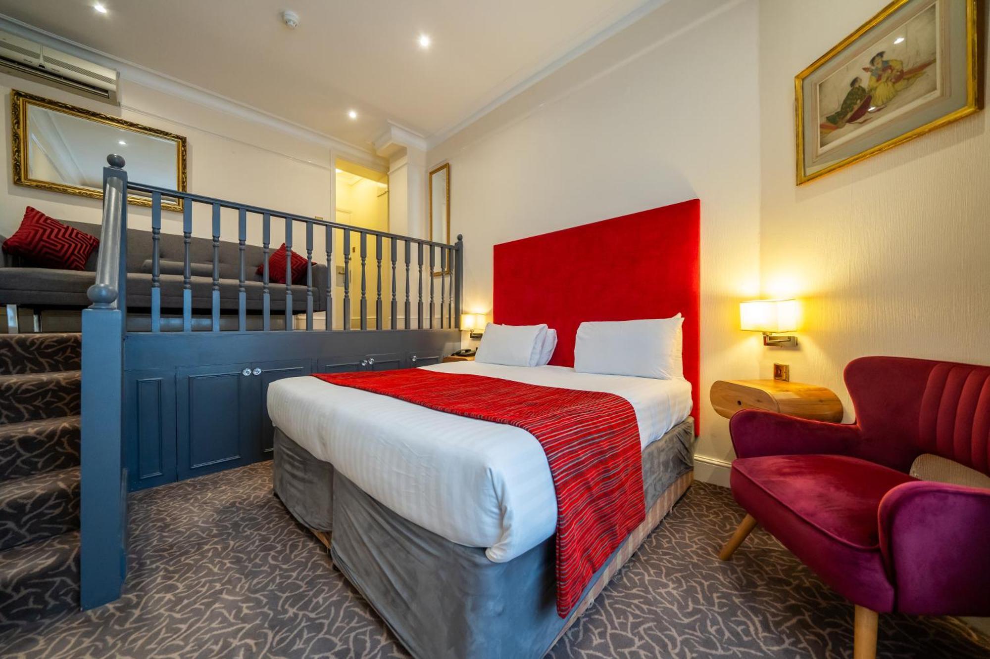 La Place Hotel