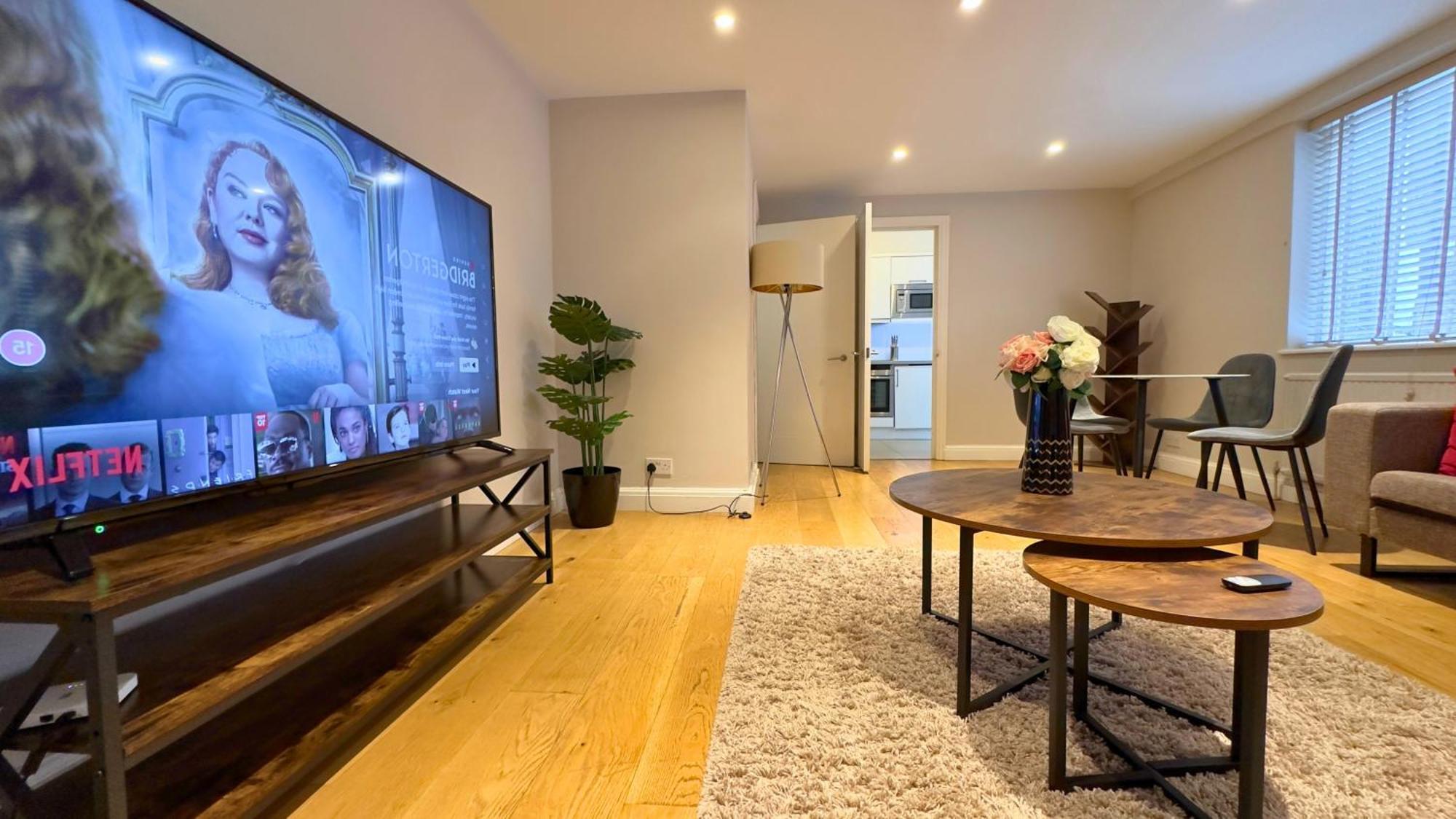 Lejlighed Kensington 2Bed Stucco Bright Large High Ceilings - Luxurylondonstays