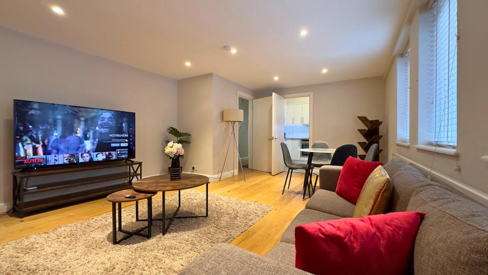 Lejlighed Kensington 2Bed Stucco Bright Large High Ceilings - Luxurylondonstays *