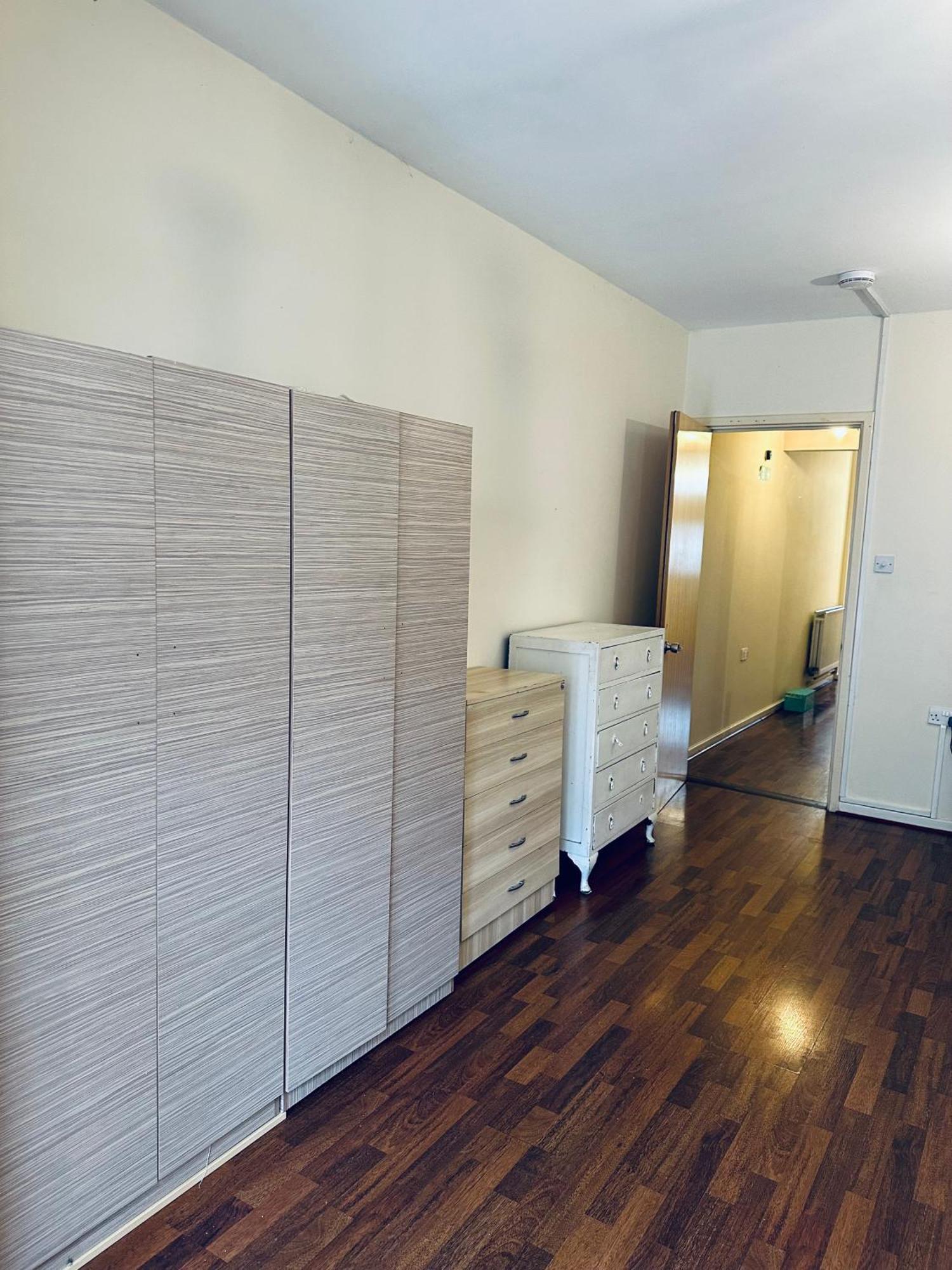 Luxury In Central London!6 Bedroom With 2 Bath & Separate Wc! * Londra