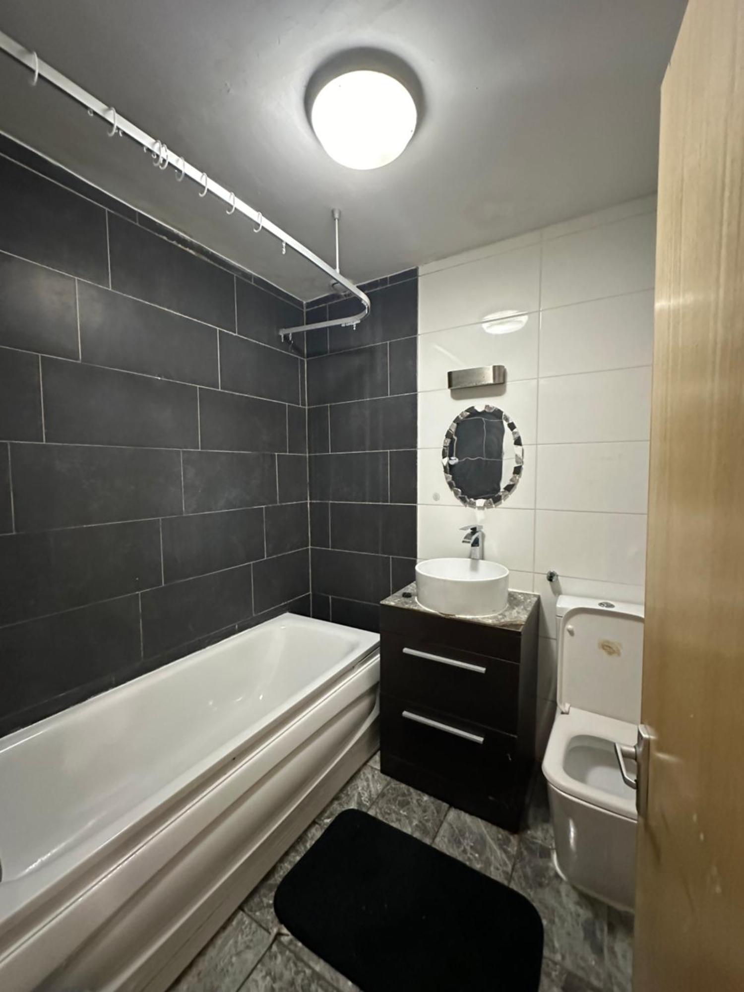 Luxury In Central London!6 Bedroom With 2 Bath & Separate Wc! * Londra
