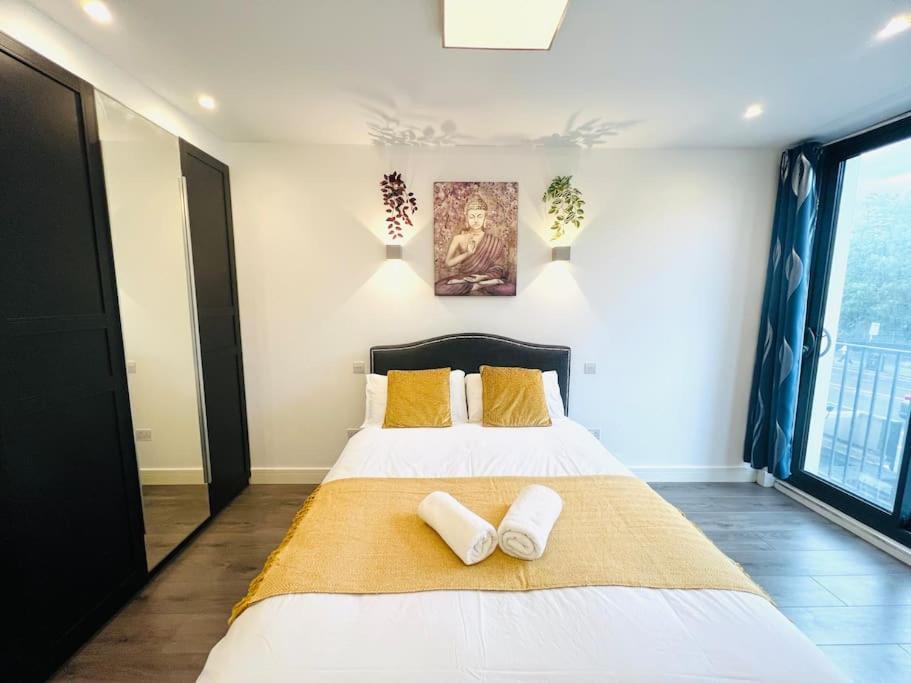 Appartement Stunning Two Bed Flat In Londen