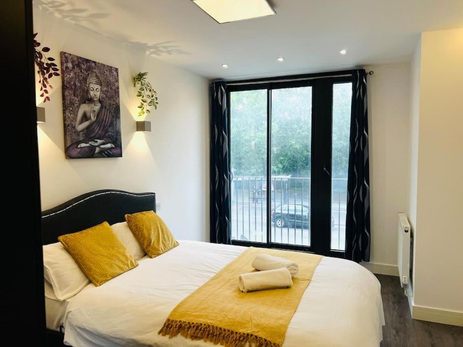 Stunning Two Bed Flat In Londen