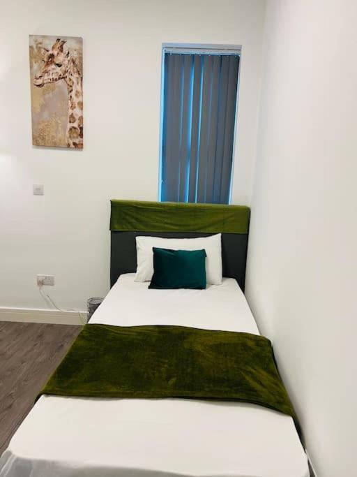 Stunning Two Bed Flat In Appartement Londen