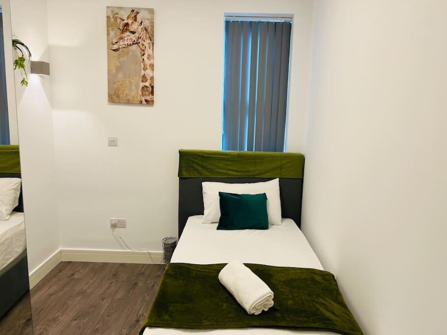 Stunning Two Bed Flat In Appartement *