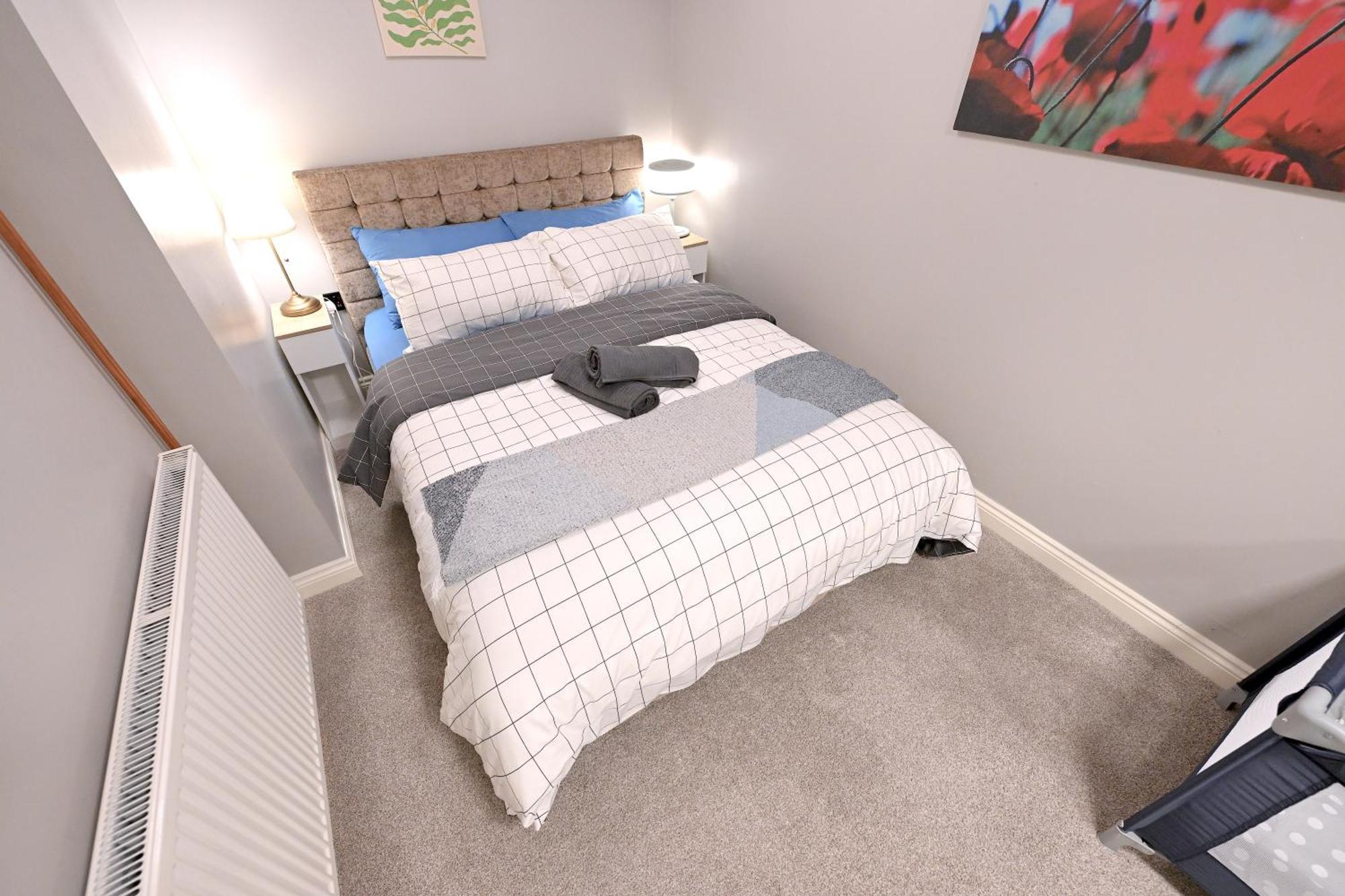 3 Bedroom House In Euston, Patio & Bbq Vakantiehuis