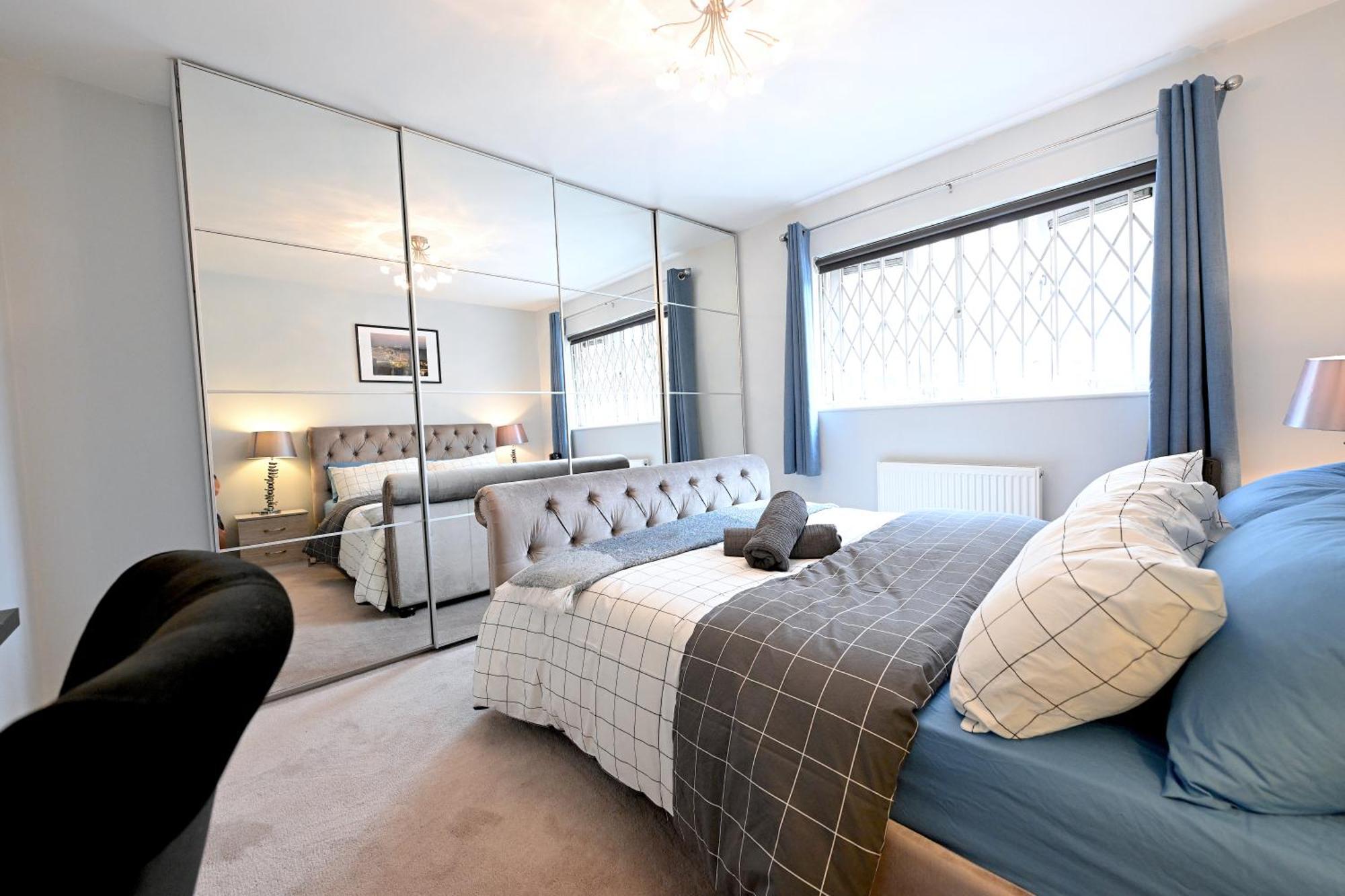3 Bedroom House In Euston, Patio & Bbq * Londen