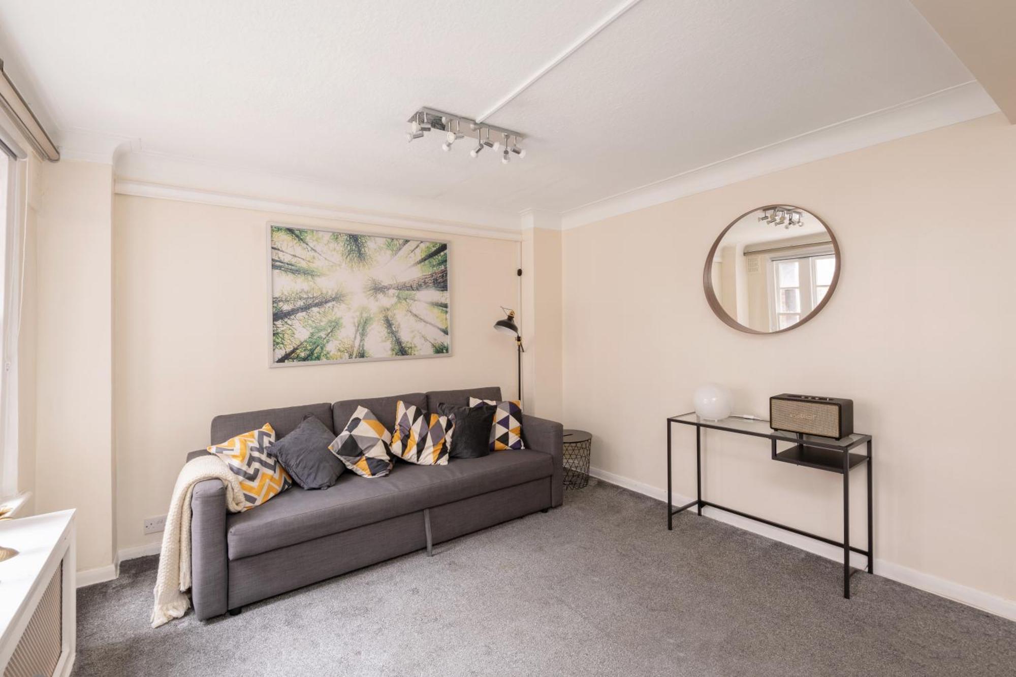 2-bed Marylebone With Concierge & Private Elevator - Next To Oxford Street, Selfridges & Hyde Park Lägenhet London