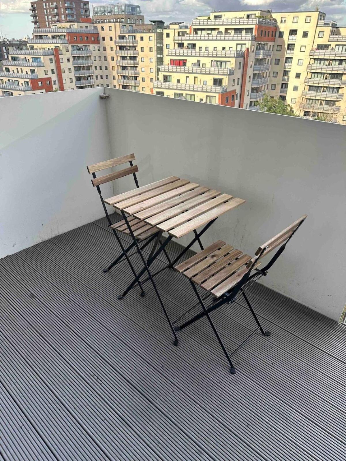 Entire 2 Bedroom Flat * Londen