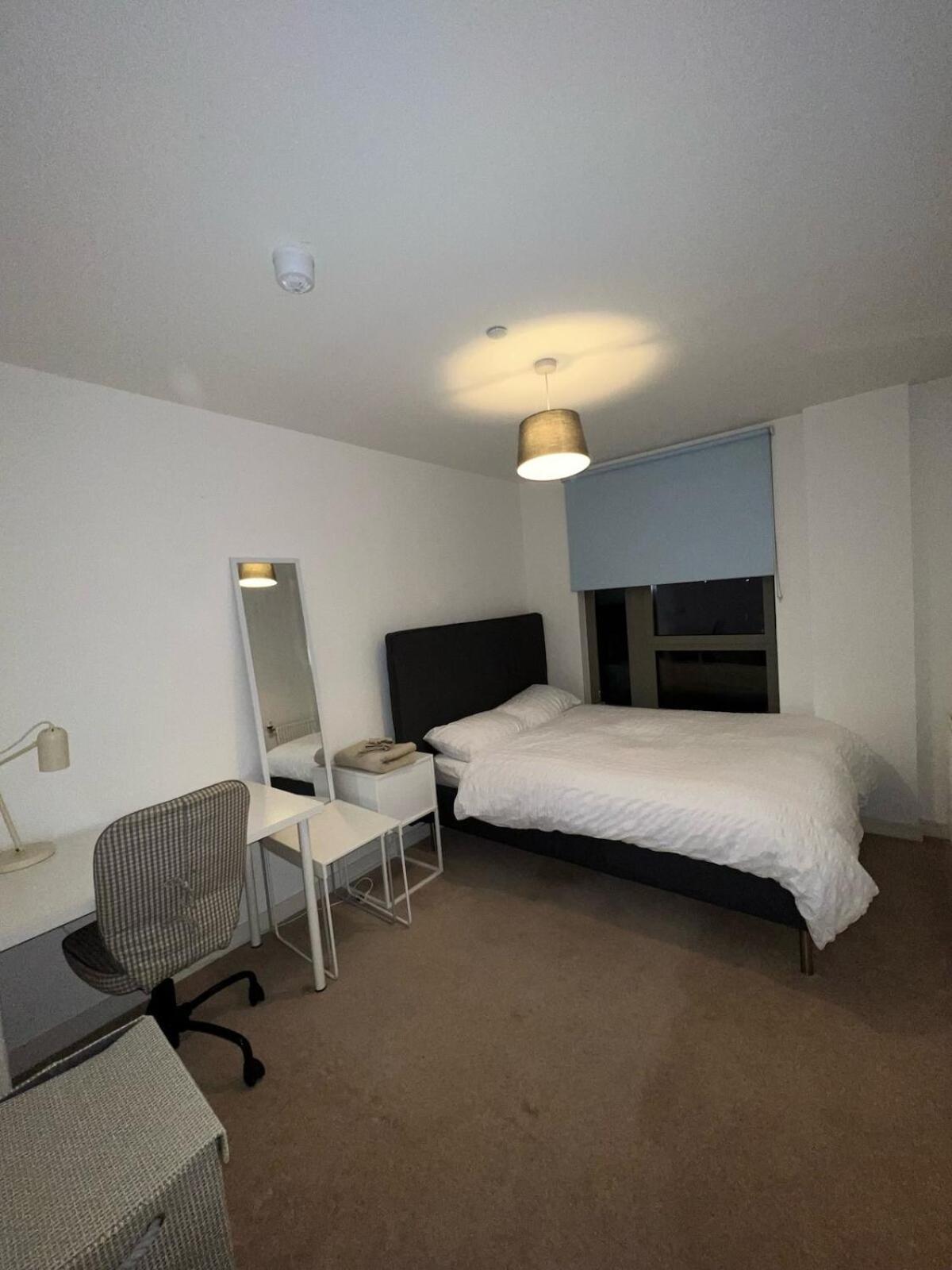 Entire 2 Bedroom Flat Londen