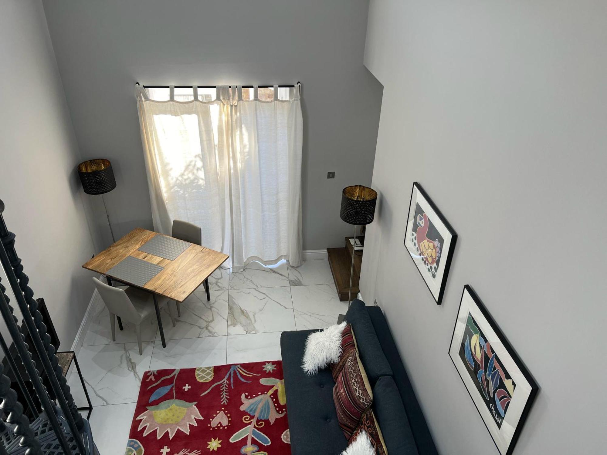 London-apartment-sleeps2-privateentrance Leilighet