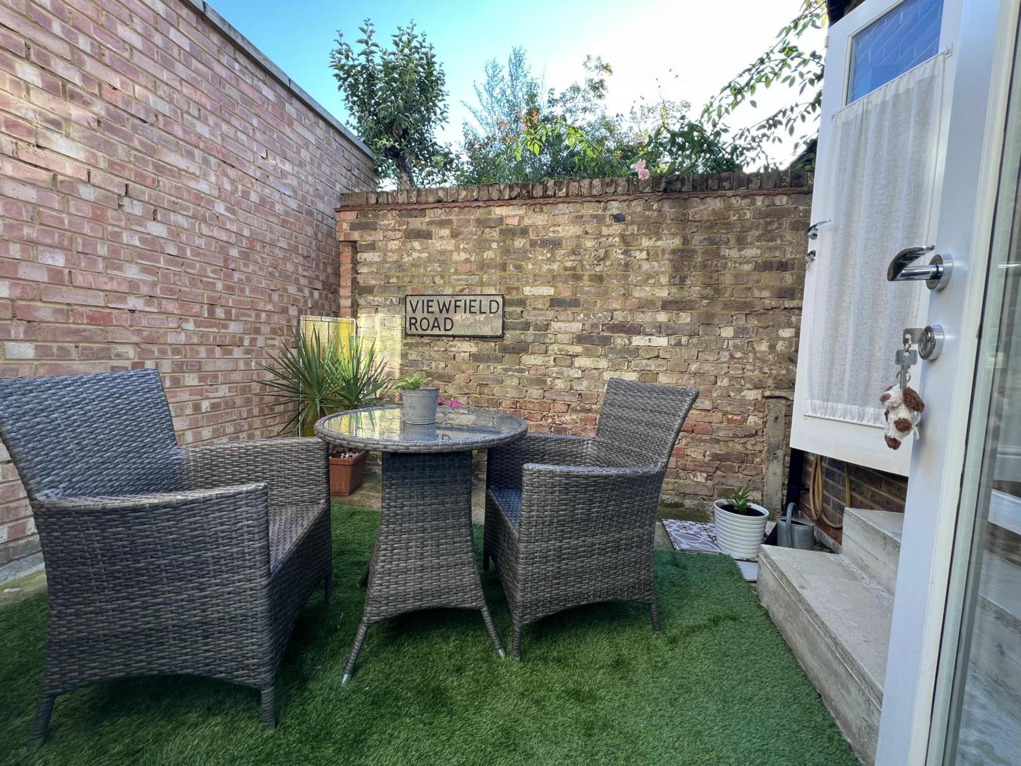 London-apartment-sleeps2-privateentrance Leilighet