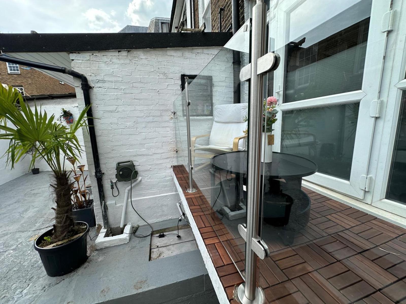 Lovely Ground Floor In West Appartement Londen