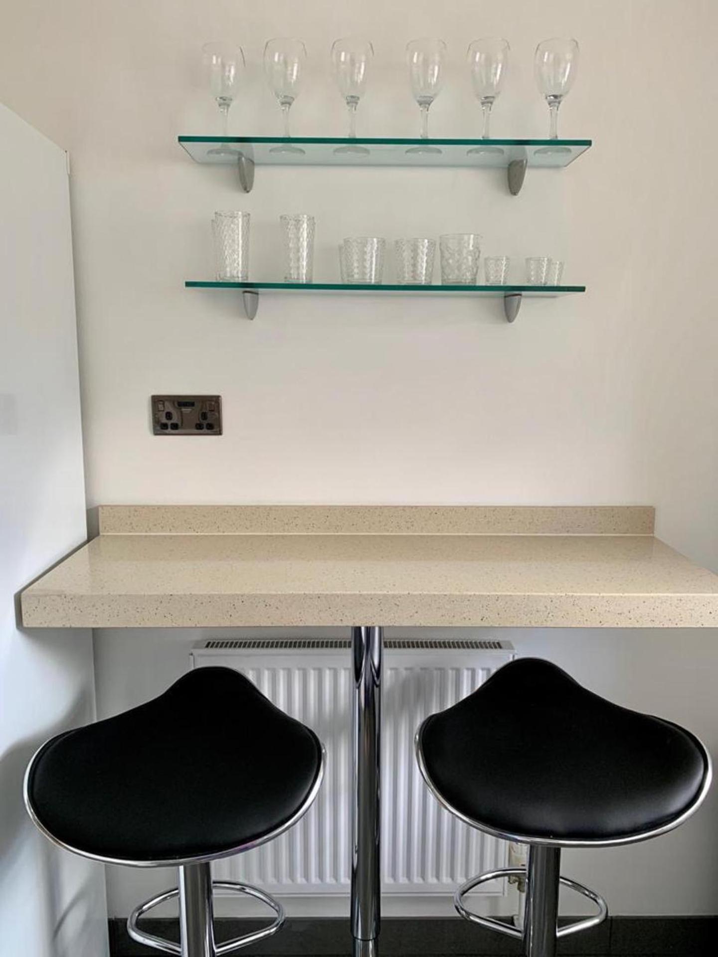 Apartment Retreat At Hindsley's Place *