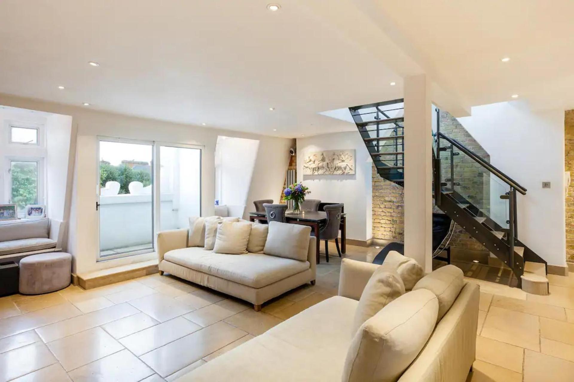 Knightsbridge 4th Floor Walk Up- Penthouse * Londen