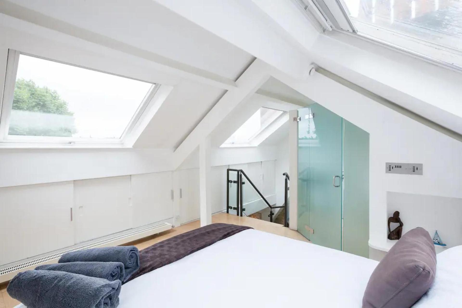 Appartement Knightsbridge 4th Floor Walk Up- Penthouse *