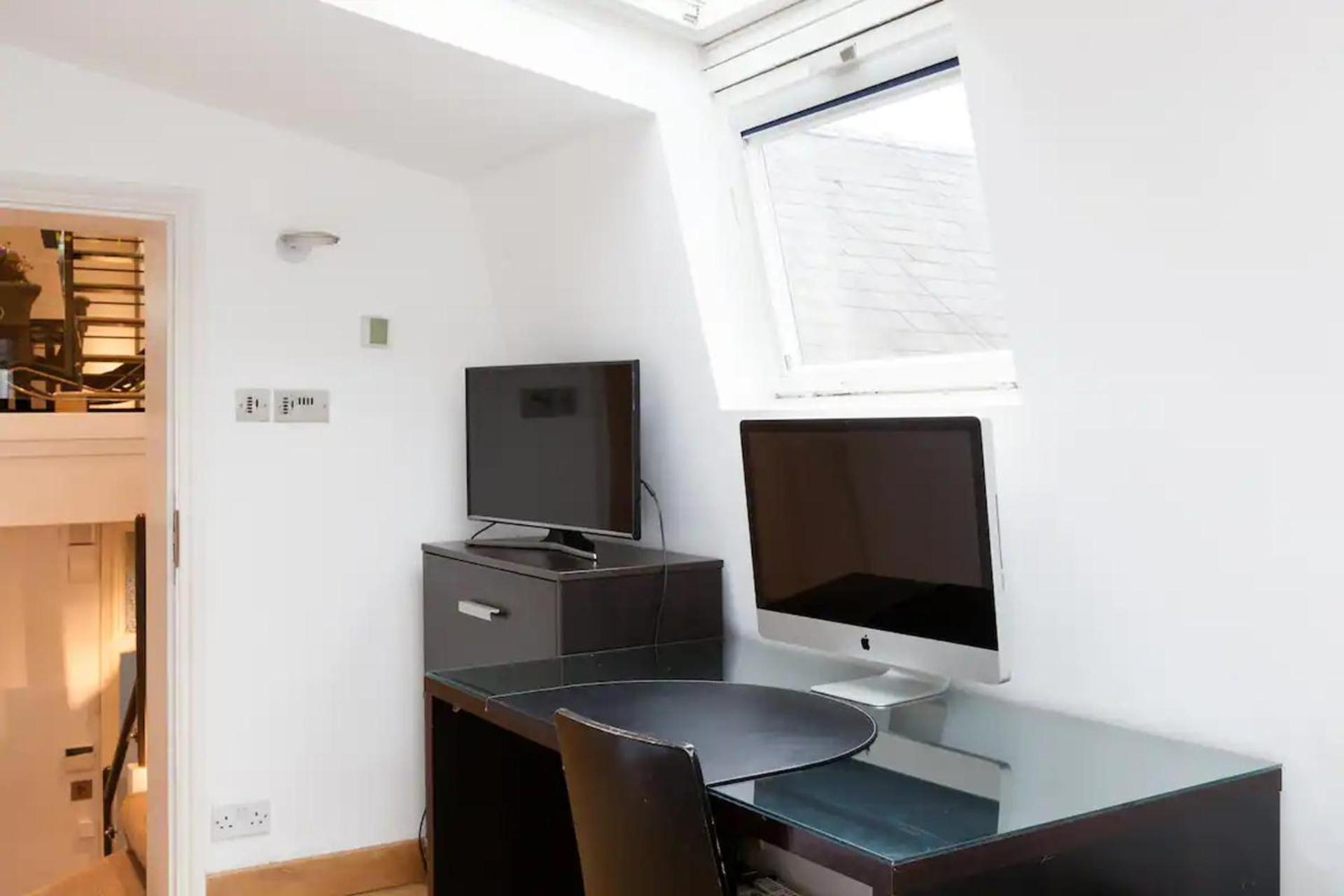 Knightsbridge 4th Floor Walk Up- Penthouse Appartement *