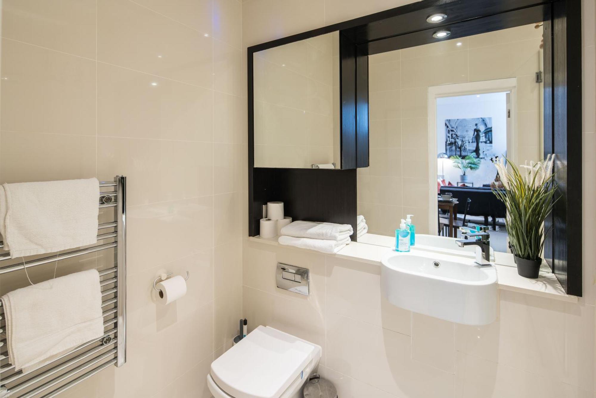 Al Central-soho-chinatown-coventgarden-cozy-onebed Leilighet