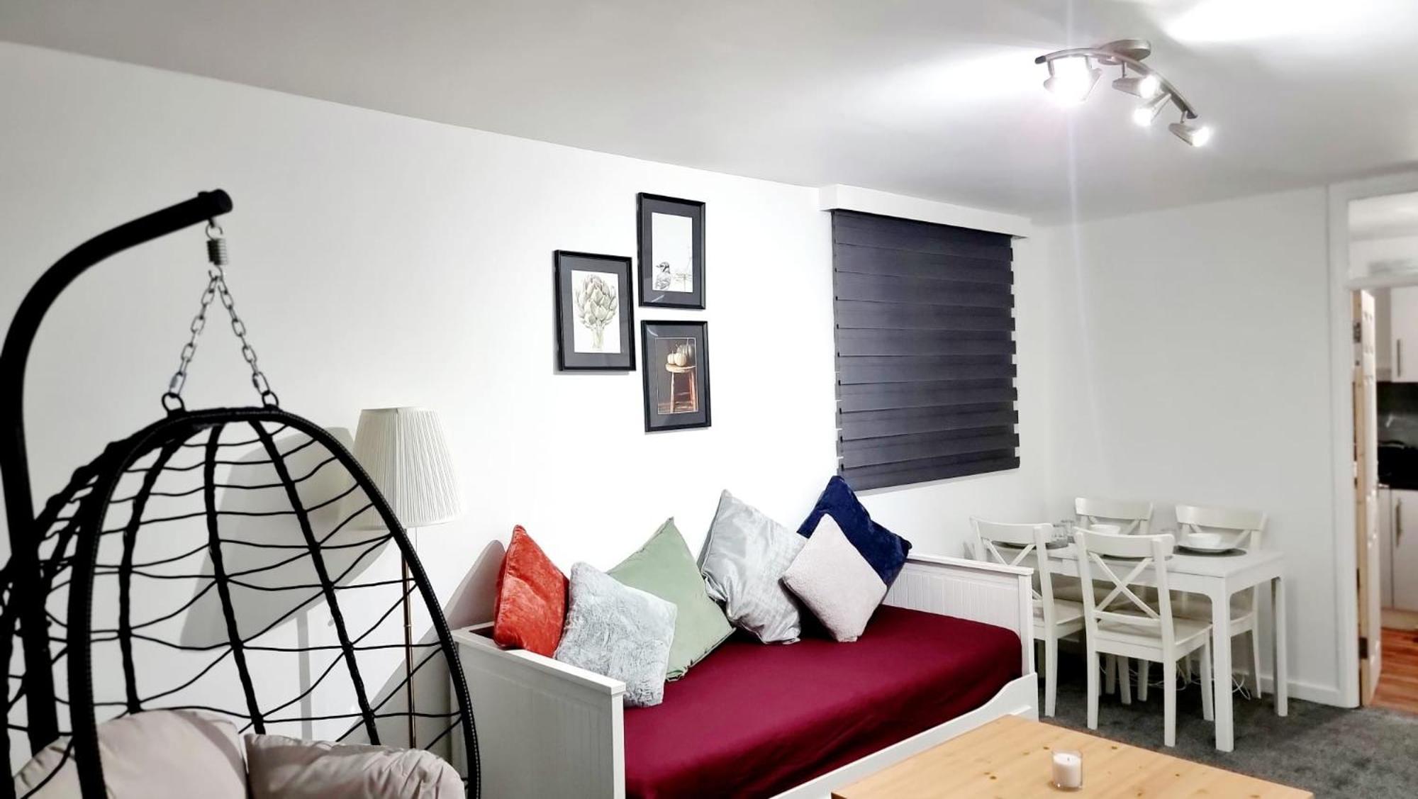 Amazing 1 Bed Entire Flat With Separate Living And Kitchen In With Free Parking Apartment *