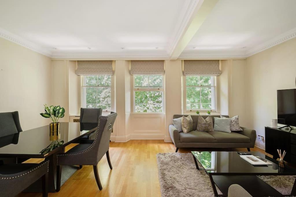 Lägenhet Beautiful 2-bed With Private Elevator - Next To Winter Wonderland Hyde Park & Harrods