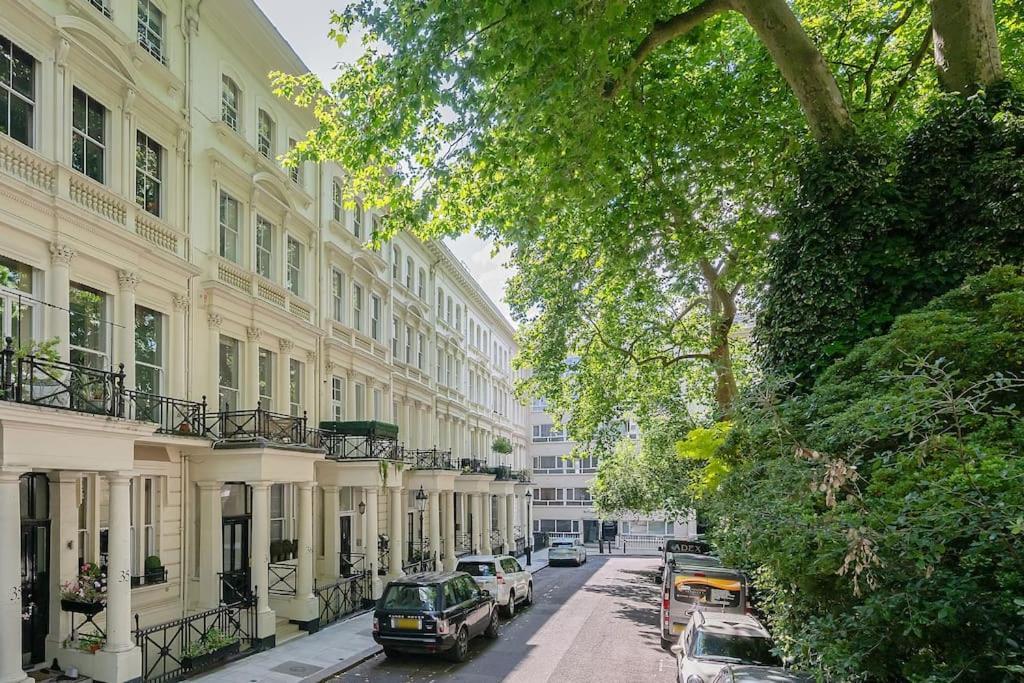 Beautiful 2-bed With Private Elevator - Next To Winter Wonderland Hyde Park & Harrods Lägenhet