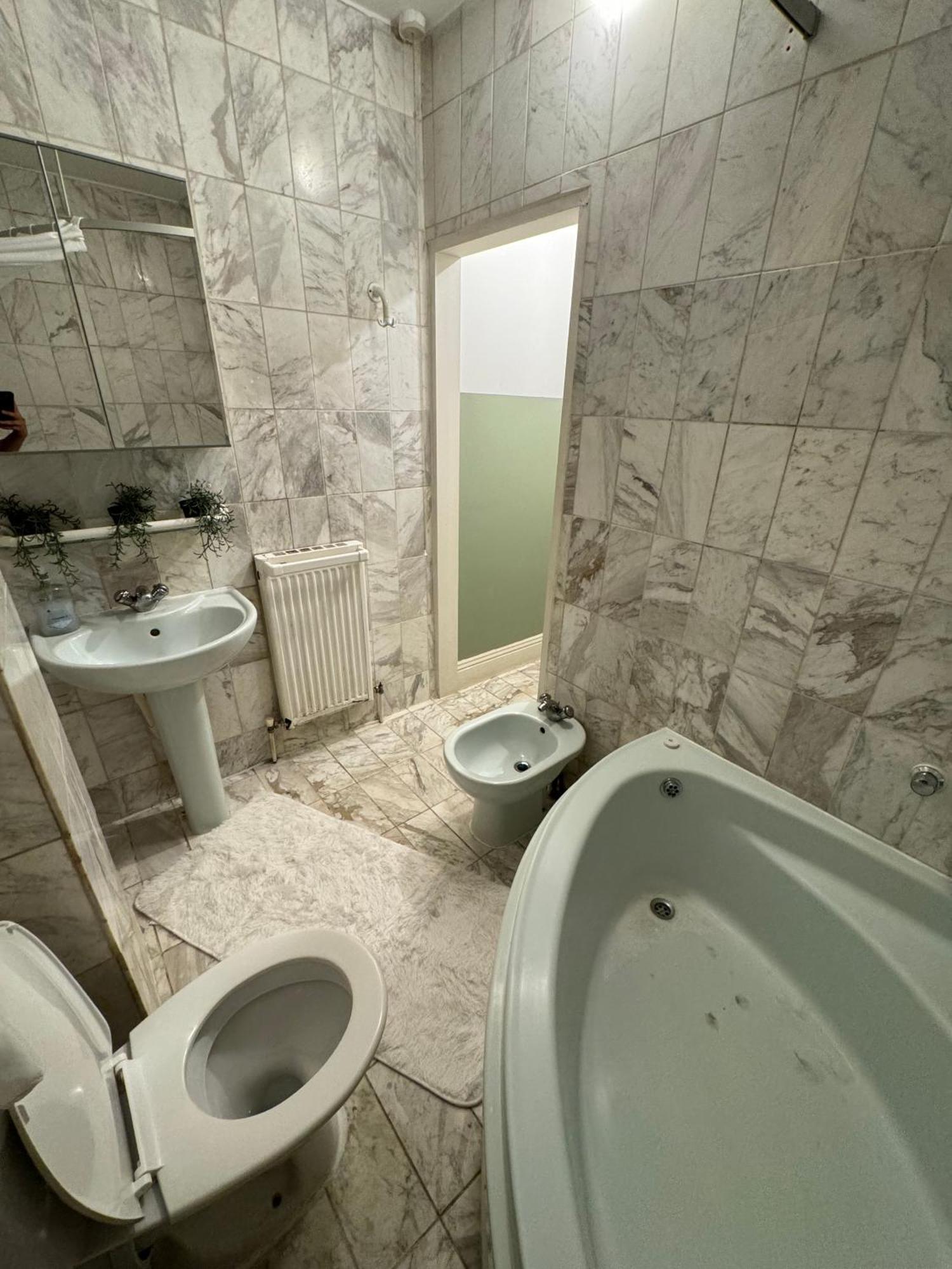 Lägenhet And Affordable Flat For 6 People In Zone 1 - Baker Street - With Breakfast Included