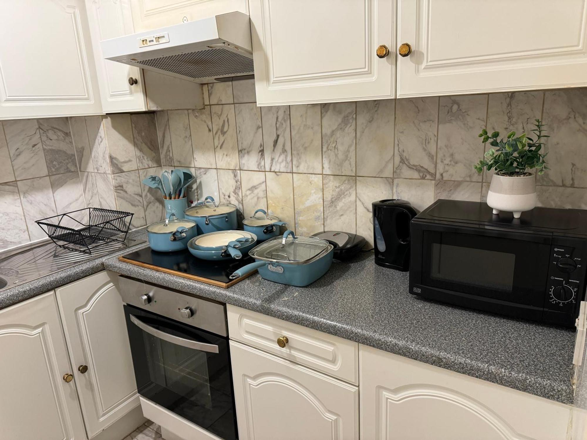 And Affordable Flat For 6 People In Zone 1 - Baker Street - With Breakfast Included Lägenhet *