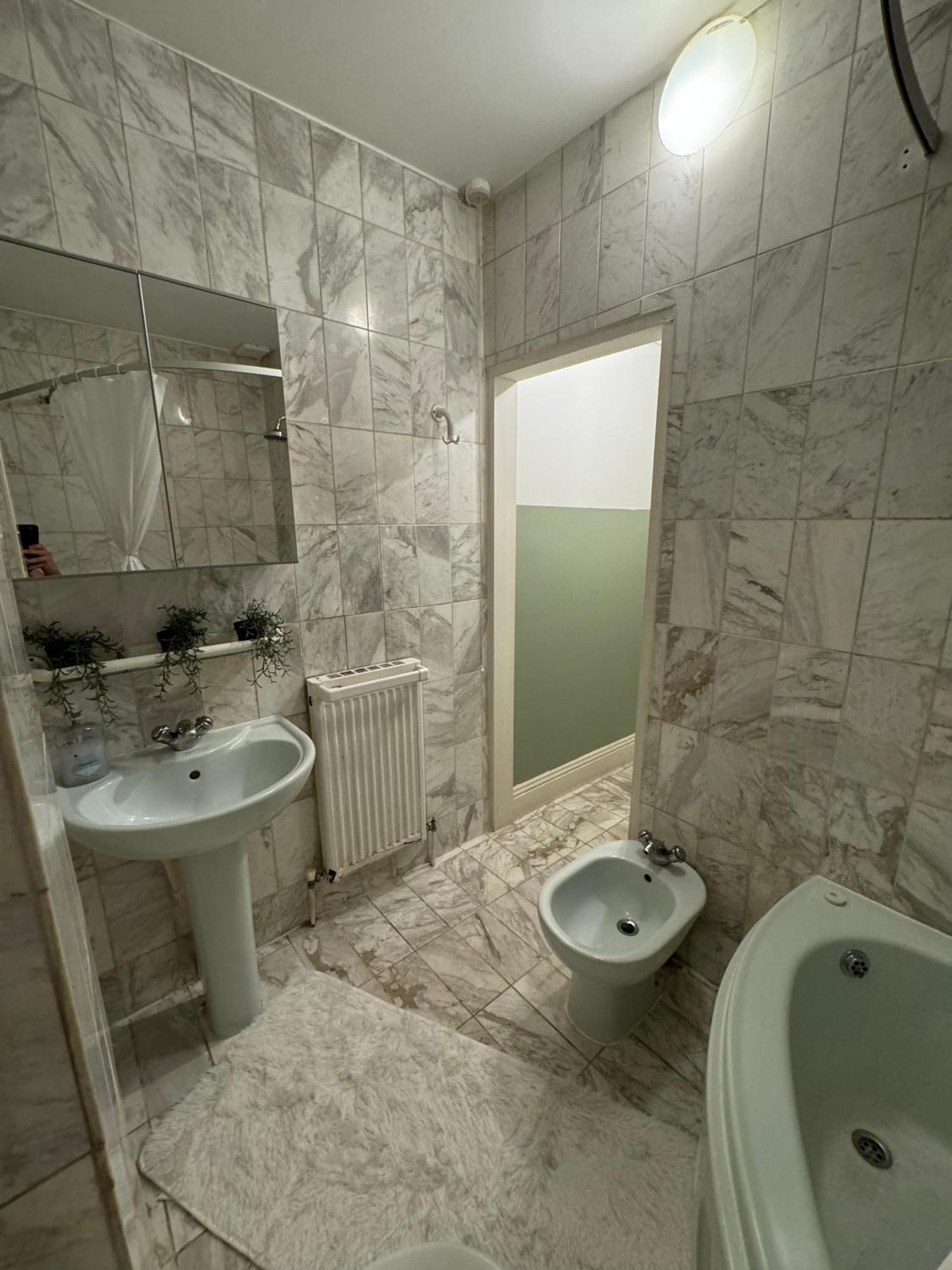 And Affordable Flat For 6 People In Zone 1 - Baker Street - With Breakfast Included Lägenhet