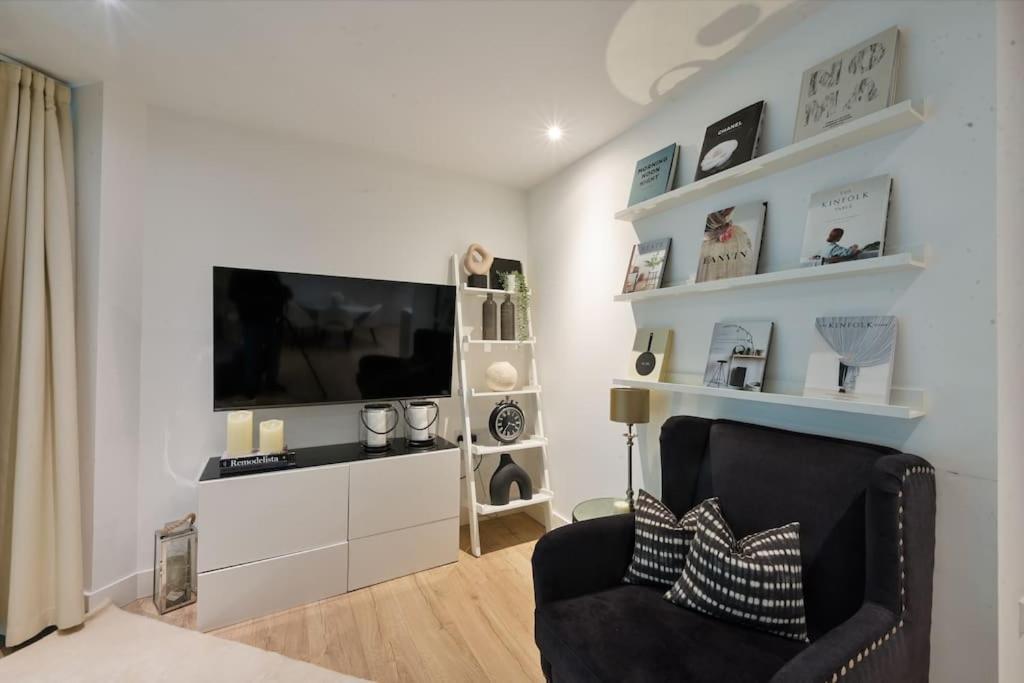 Boutique Designer With Balcony-2 Bedroom Apartment