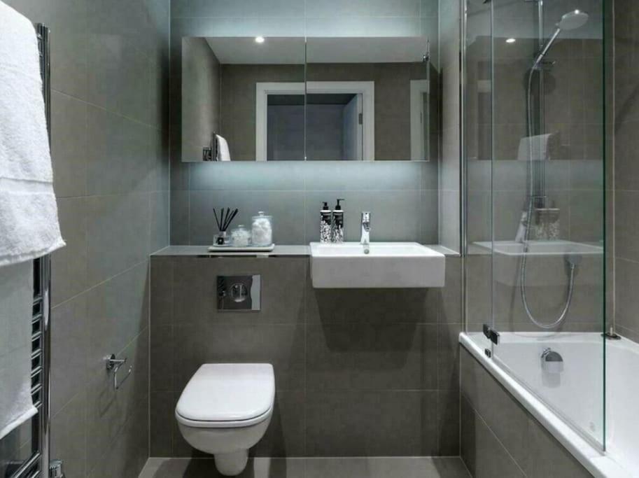 Apartment Boutique Designer With Balcony-2 Bedroom