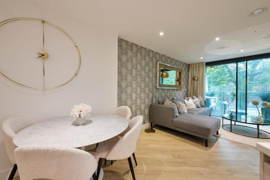 Boutique Designer With Balcony-2 Bedroom