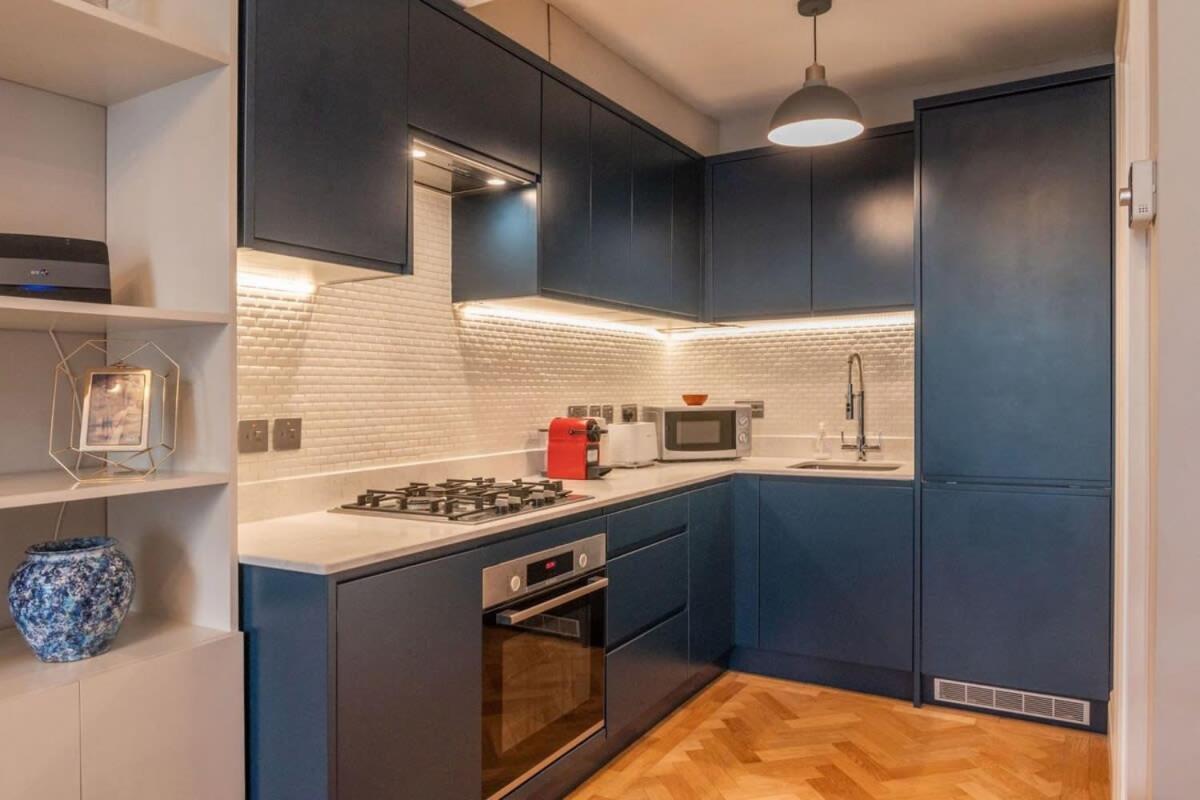 A Regal Abode - Marylebone - By Frankie Says Appartement Londen