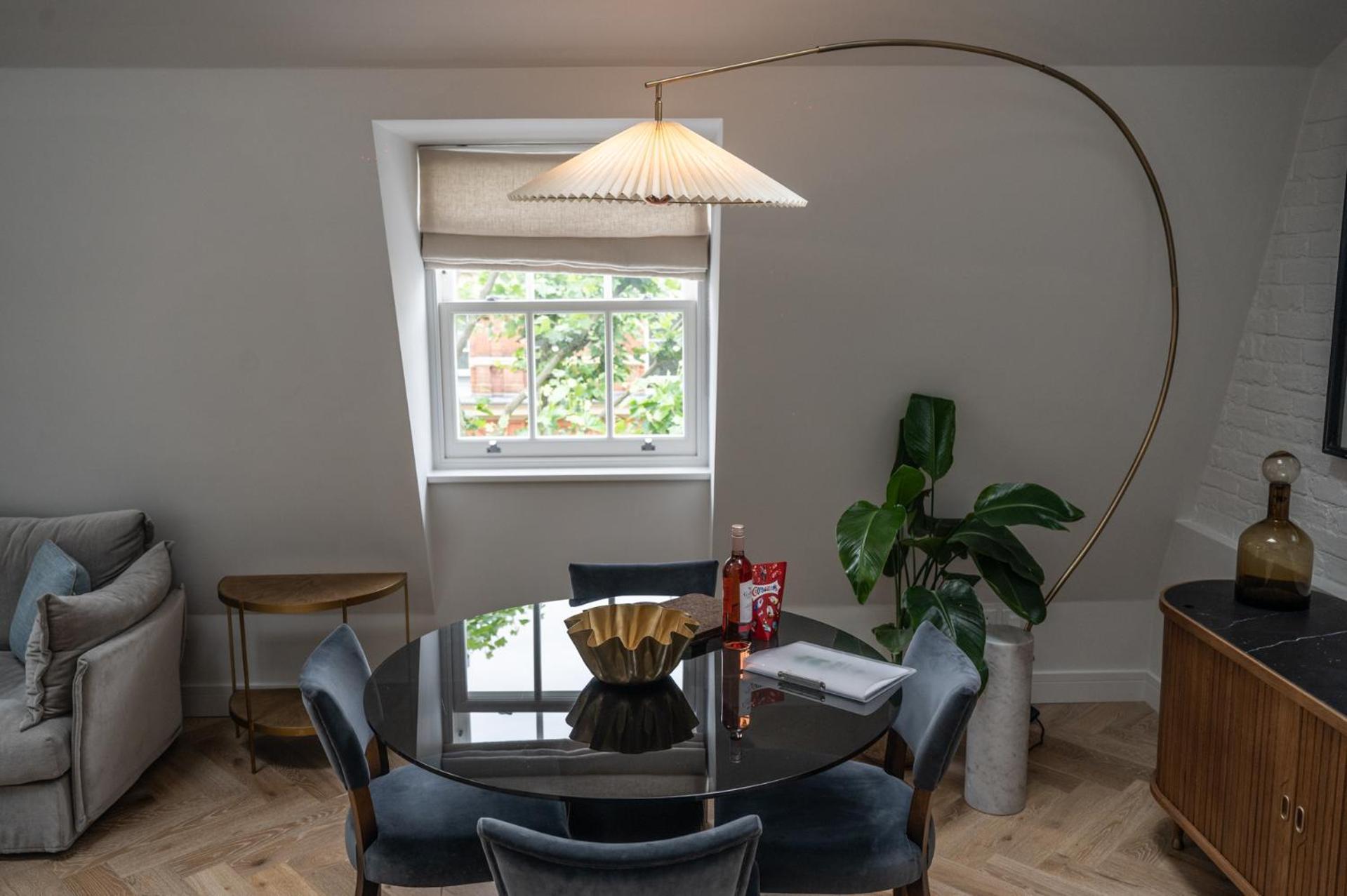 Modern 2 Bed Charlotte Street On 3rd Floor Appartamento