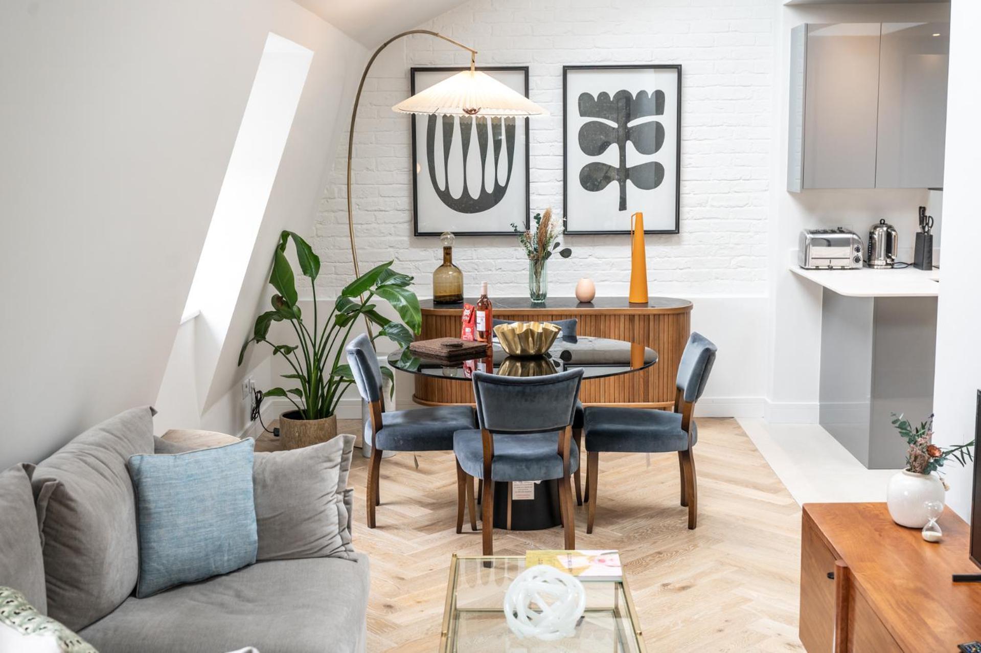 Modern 2 Bed Charlotte Street On 3rd Floor Appartamento