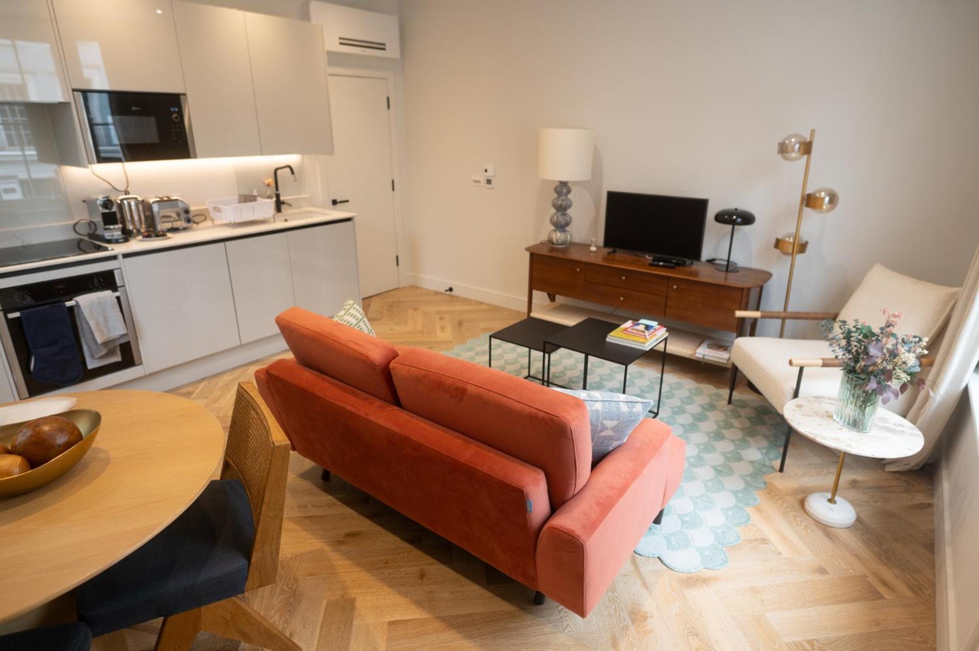Bright, Modern One Bedroom On 1st Floor Appartamento Londra
