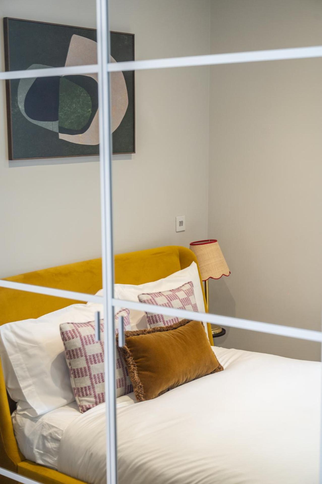 Bright, Modern One Bedroom On 1st Floor * Londra