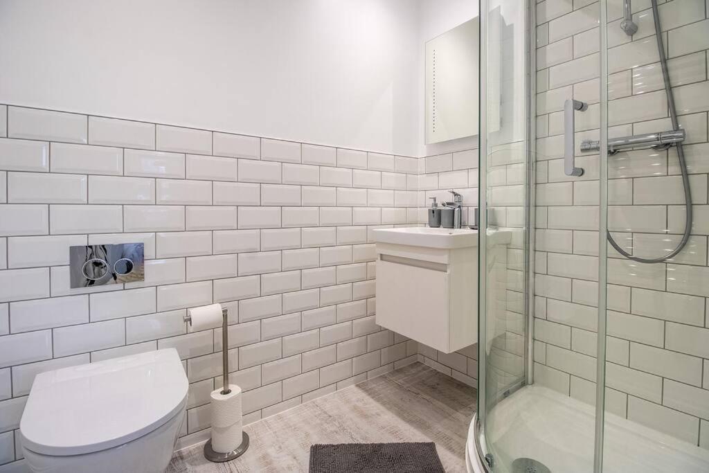 Lejlighed Spacious 3 Bed 3 Bath Aldgate
