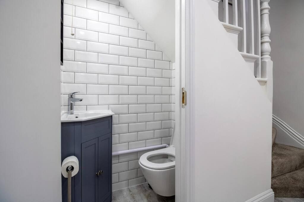 Spacious 3 Bed 3 Bath Aldgate Lejlighed London