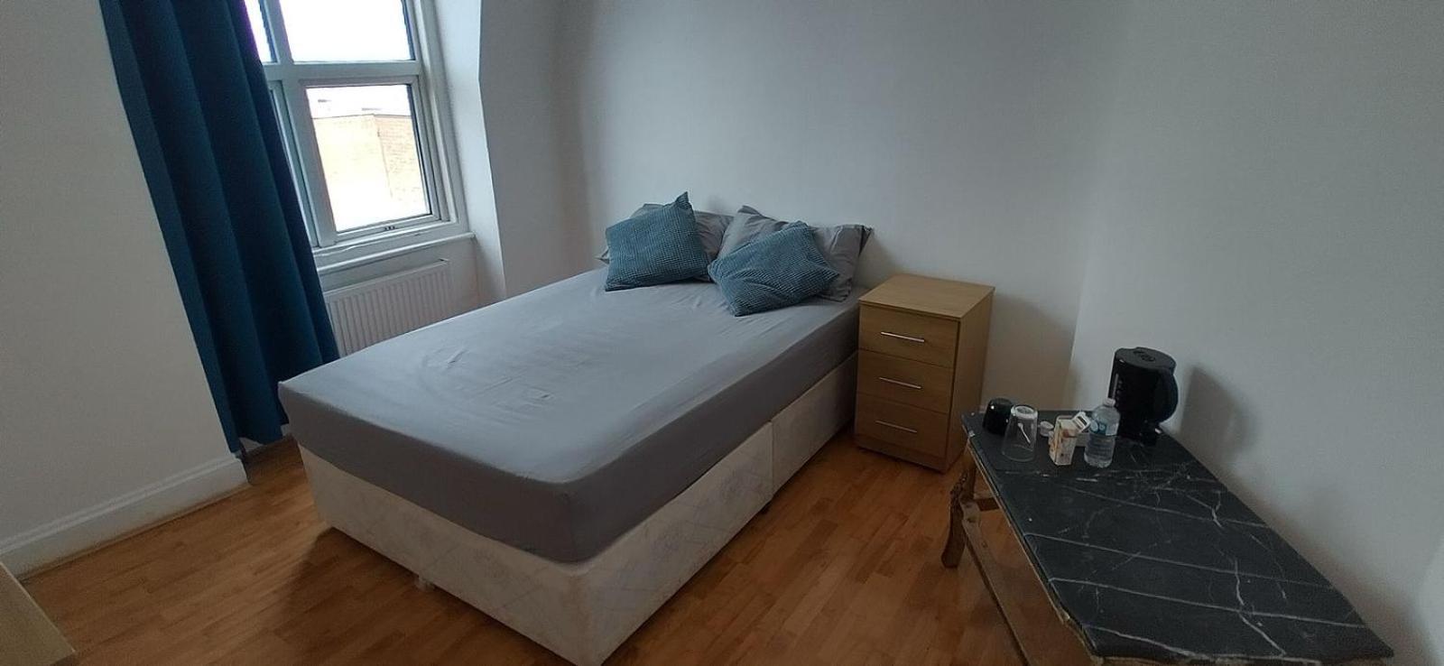 Large Double Green Lane Manor House Zone 2 Homestay London