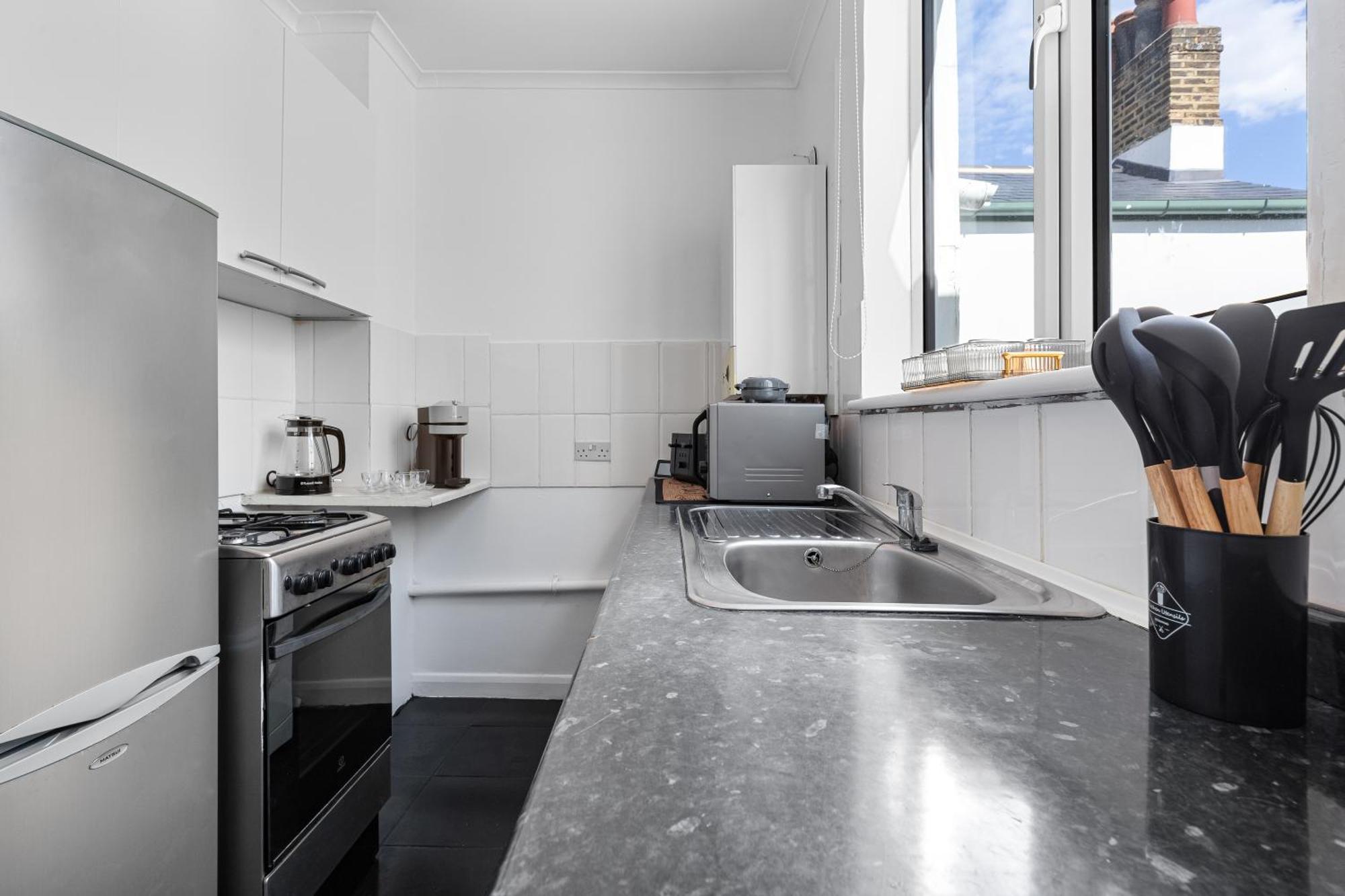Stylish Flat Near Tower Bridge & Bridge Apartment